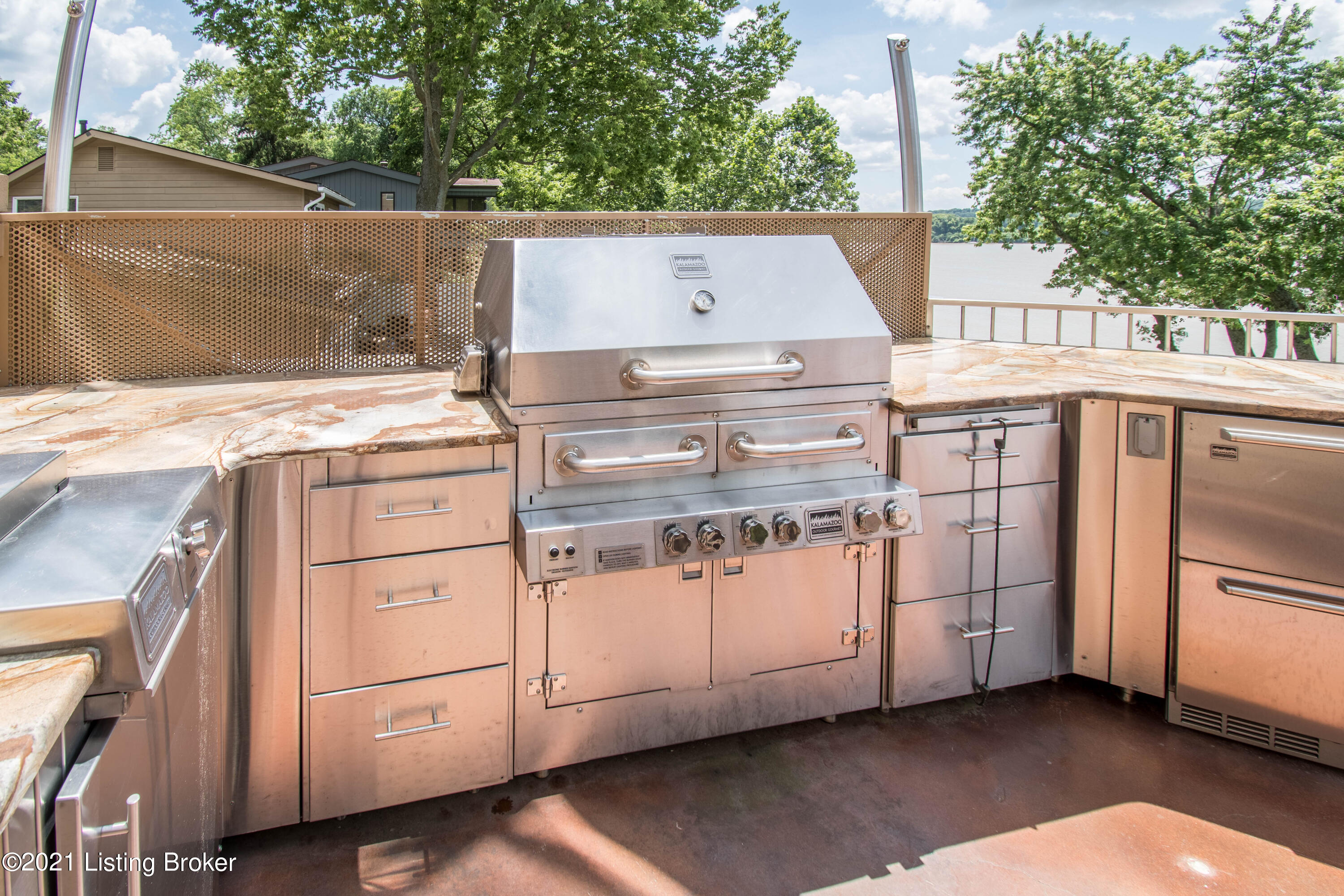 2804 Belknap Beach Road Prospect, KY 40059 - Photo 78 of 95 Outdoor Kitchen Area