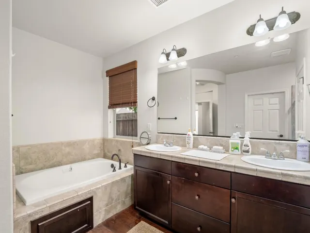 $529,000 | 11319 North Via Napoli Drive, Fresno, CA 93730