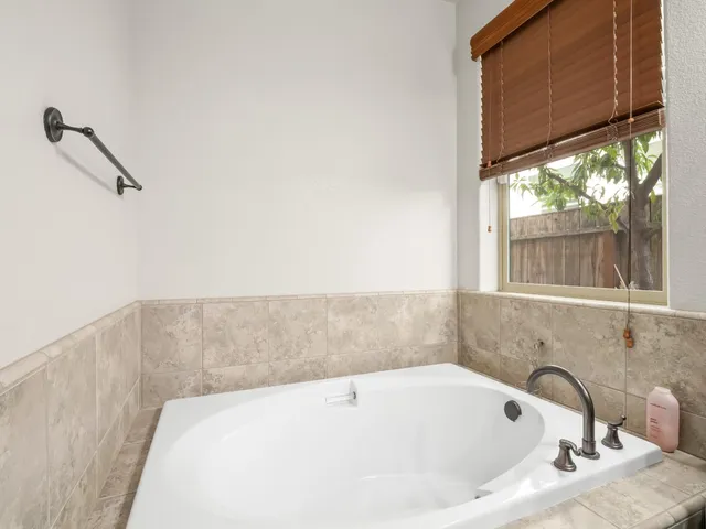 $529,000 | 11319 North Via Napoli Drive, Fresno, CA 93730