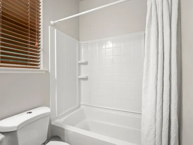 $529,000 | 11319 North Via Napoli Drive, Fresno, CA 93730