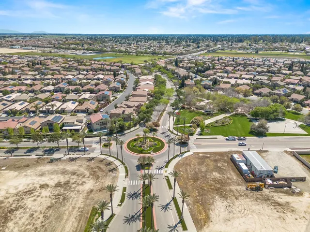 $529,000 | 11319 North Via Napoli Drive, Fresno, CA 93730