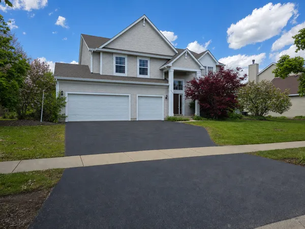 $535,000 | 1780 Prairie Ridge Circle, Lindenhurst, IL 60046