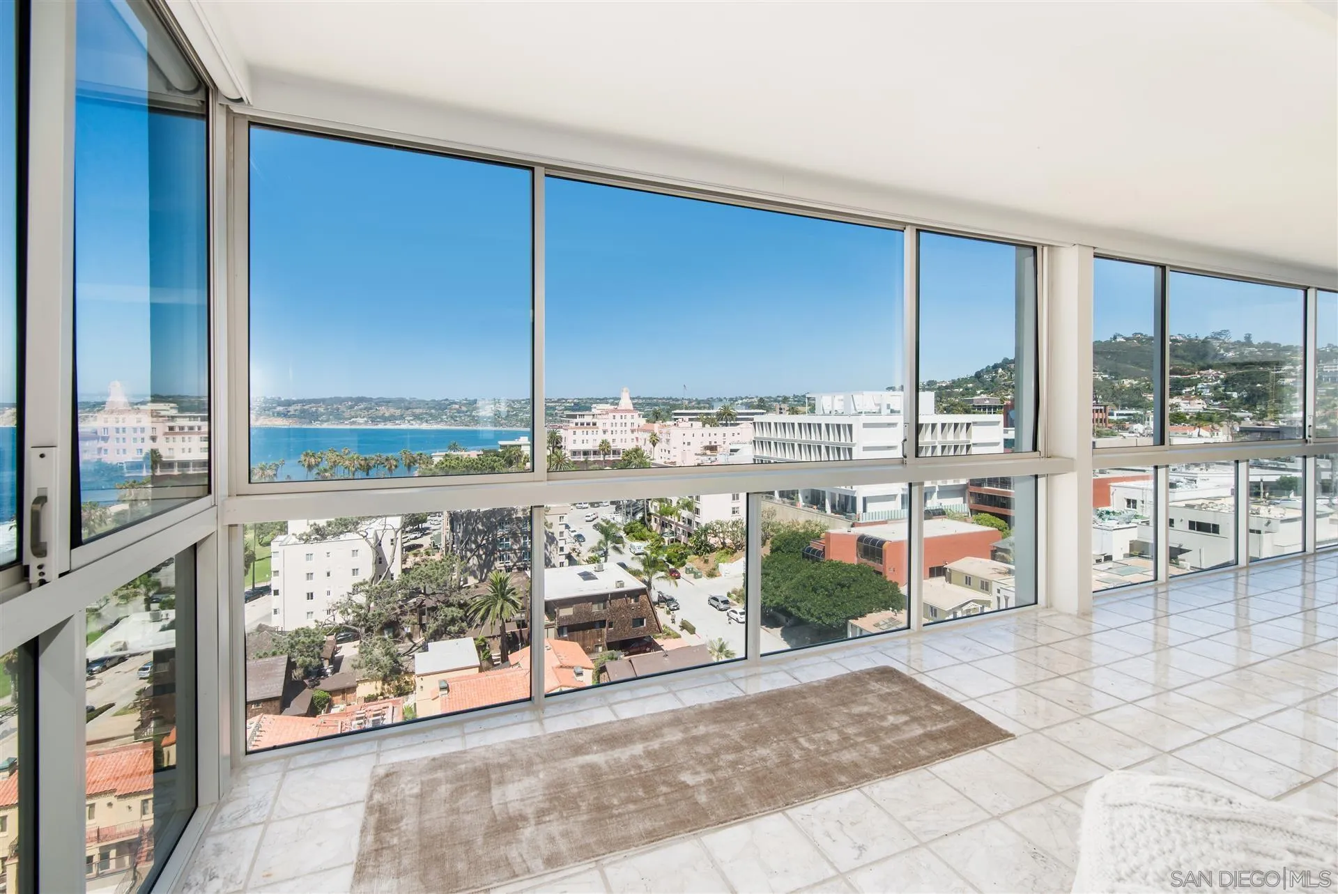 939 Coast Boulevard, Unit 16F La Jolla, CA 92037 - Photo 6 of 22 a view of a balcony with city view