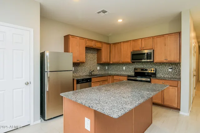 $1,950 | 8632 South 40th Lane, Laveen, AZ 85339