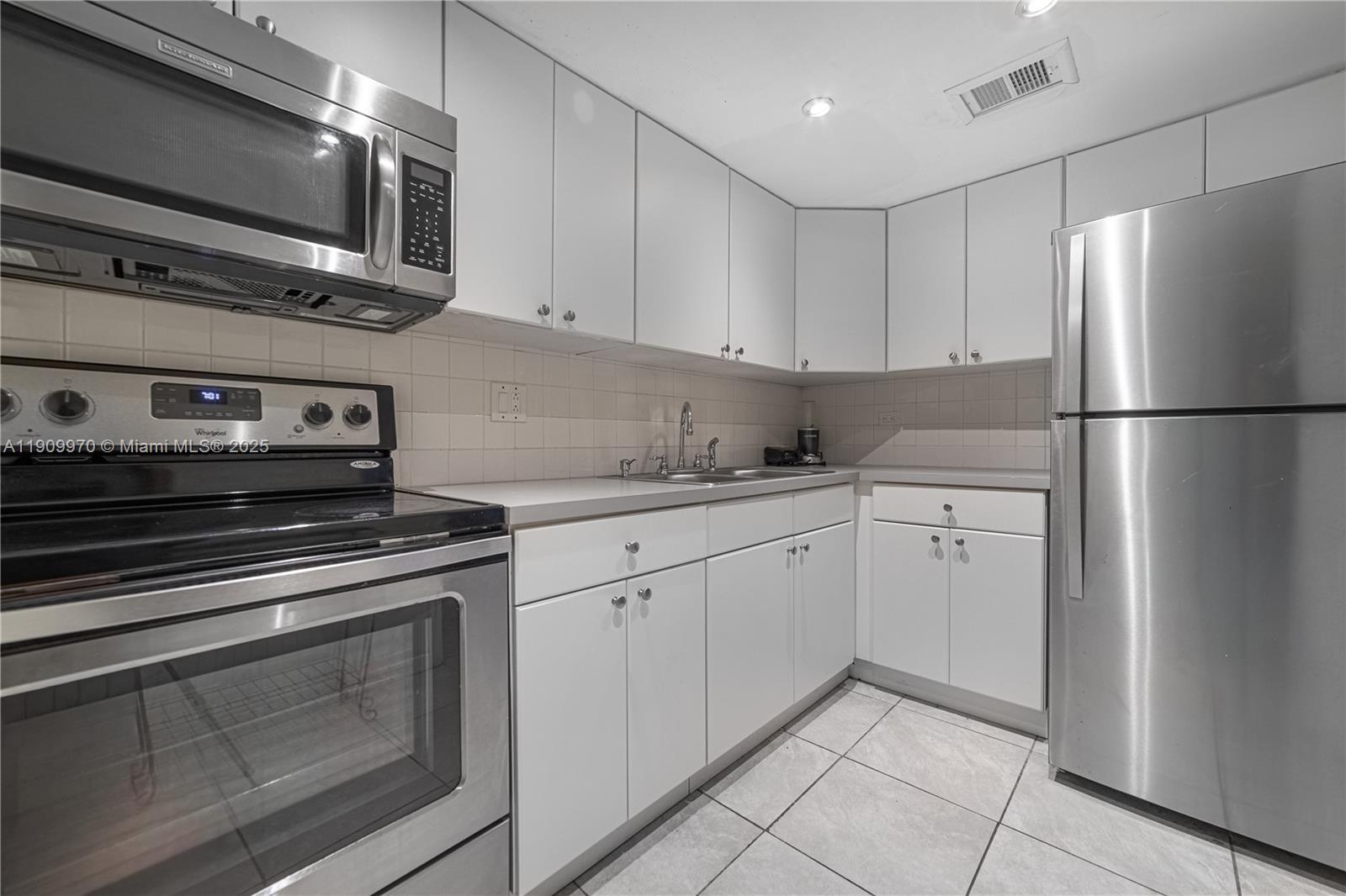 3760 Inverrary Drive, Unit 3G Lauderhill, FL 33319 - Photo 11 of 21