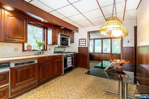 $399,000 | 66 Coeyman Avenue, Bloomfield, NJ 07003