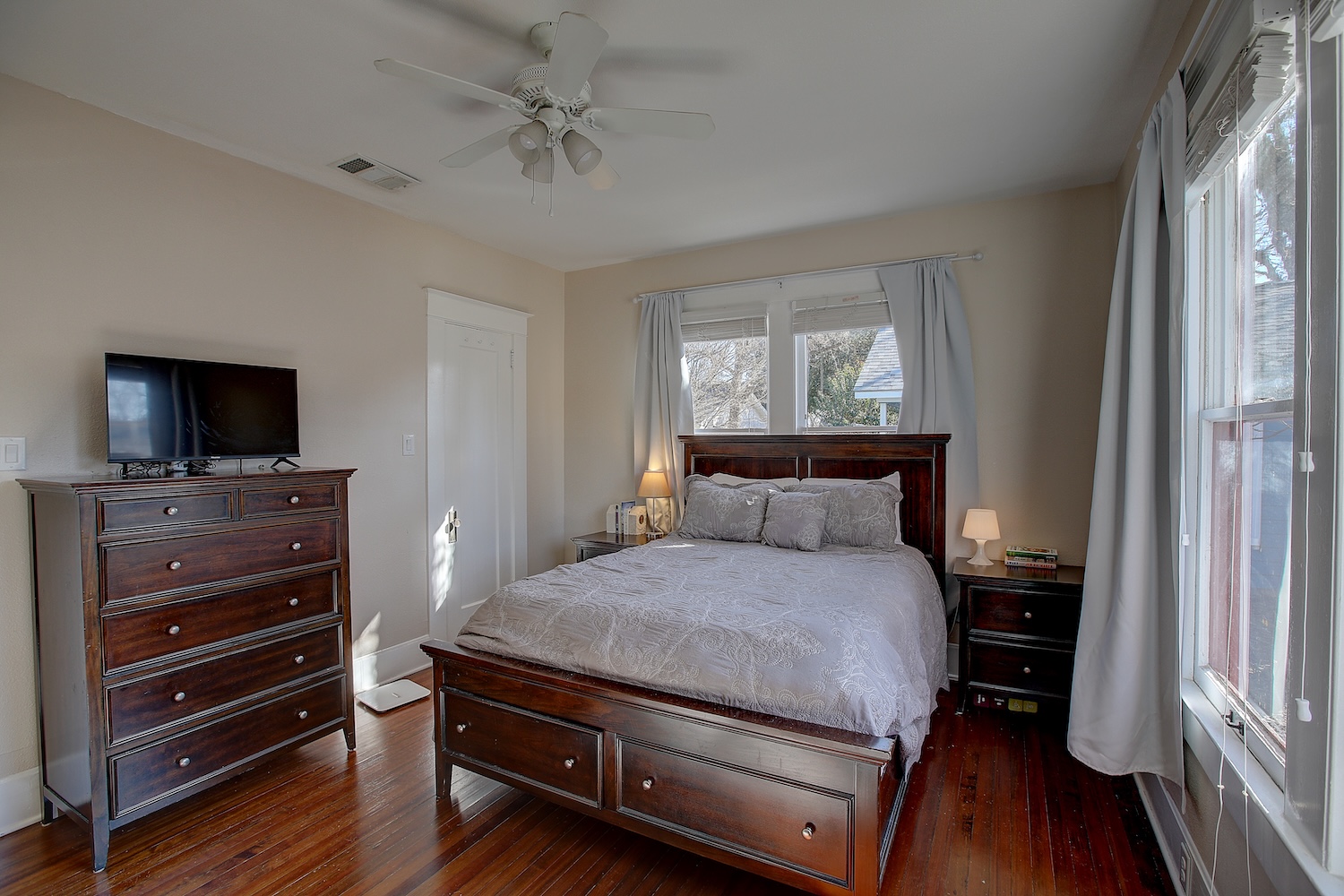 1305 South Elm Street Georgetown, TX 78626 - Photo 19 of 35