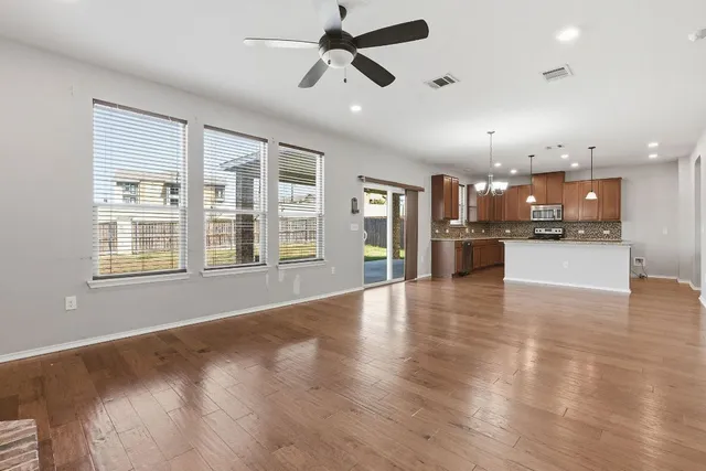 $390,000 | 6704 Ondantra Bend, Austin, TX 78744