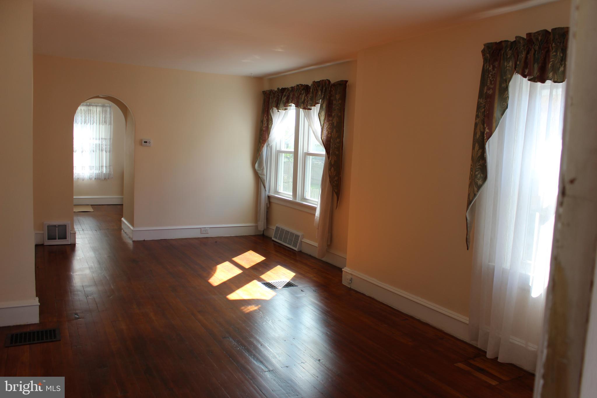 34 South Poplar Avenue Maple Shade, NJ 08052 - Photo 10 of 19 Family Room