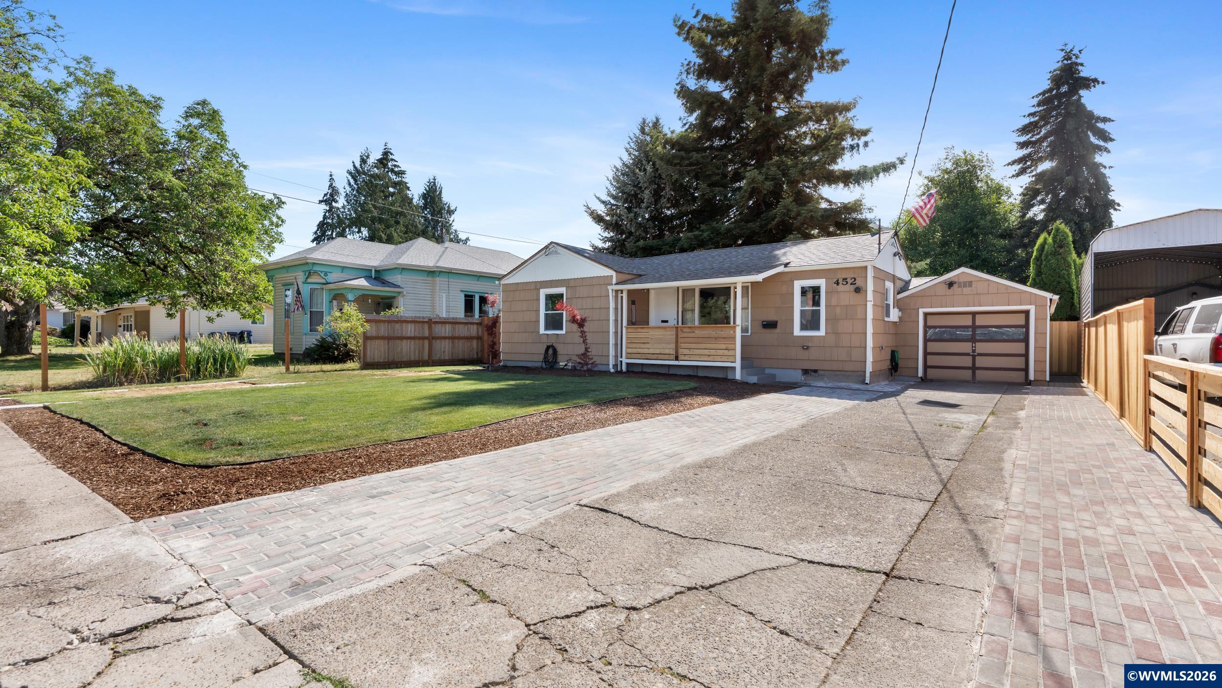 452 South College Street Monmouth, OR 97361 - Photo 2 of 50