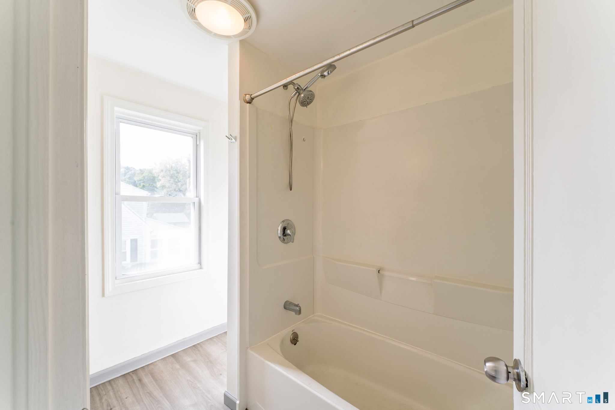 40 Doane Street Manchester, CT 06042 - Photo 35 of 38 Gallery Image 35