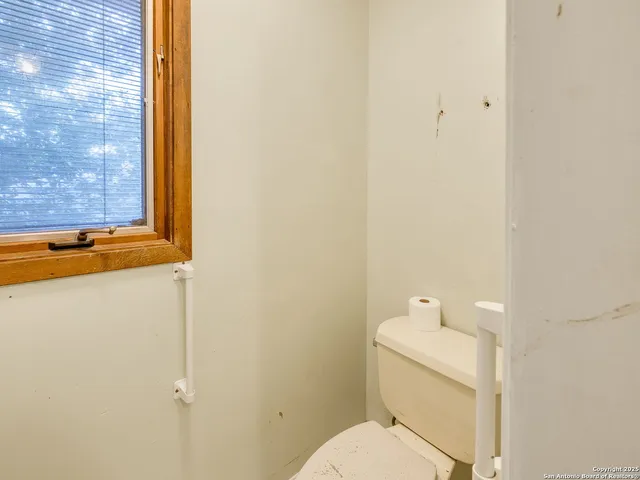 $400,000 | 17 Roadrunner, Fredericksburg, TX 78624