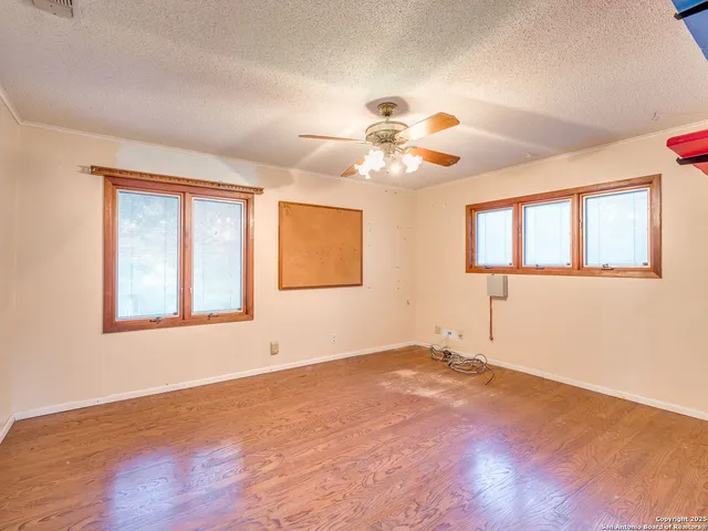 $400,000 | 17 Roadrunner, Fredericksburg, TX 78624