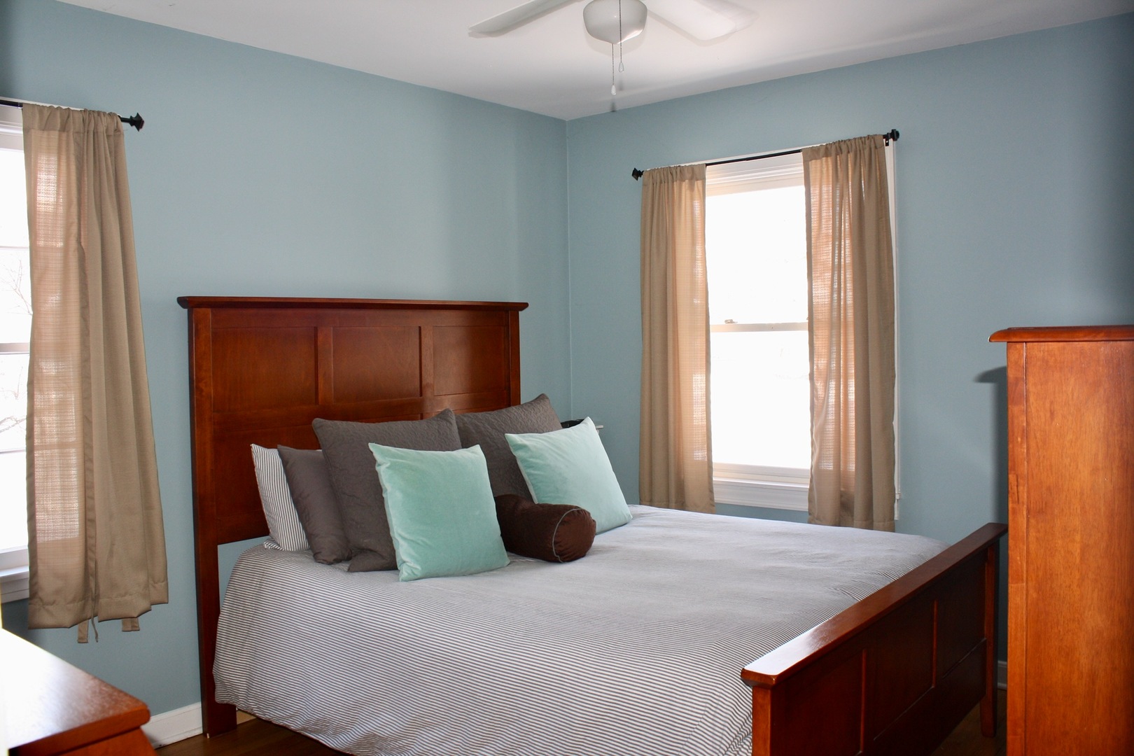 321 North Wright Street Naperville, IL 60540 - Photo 8 of 23 a bedroom with a bed and a window