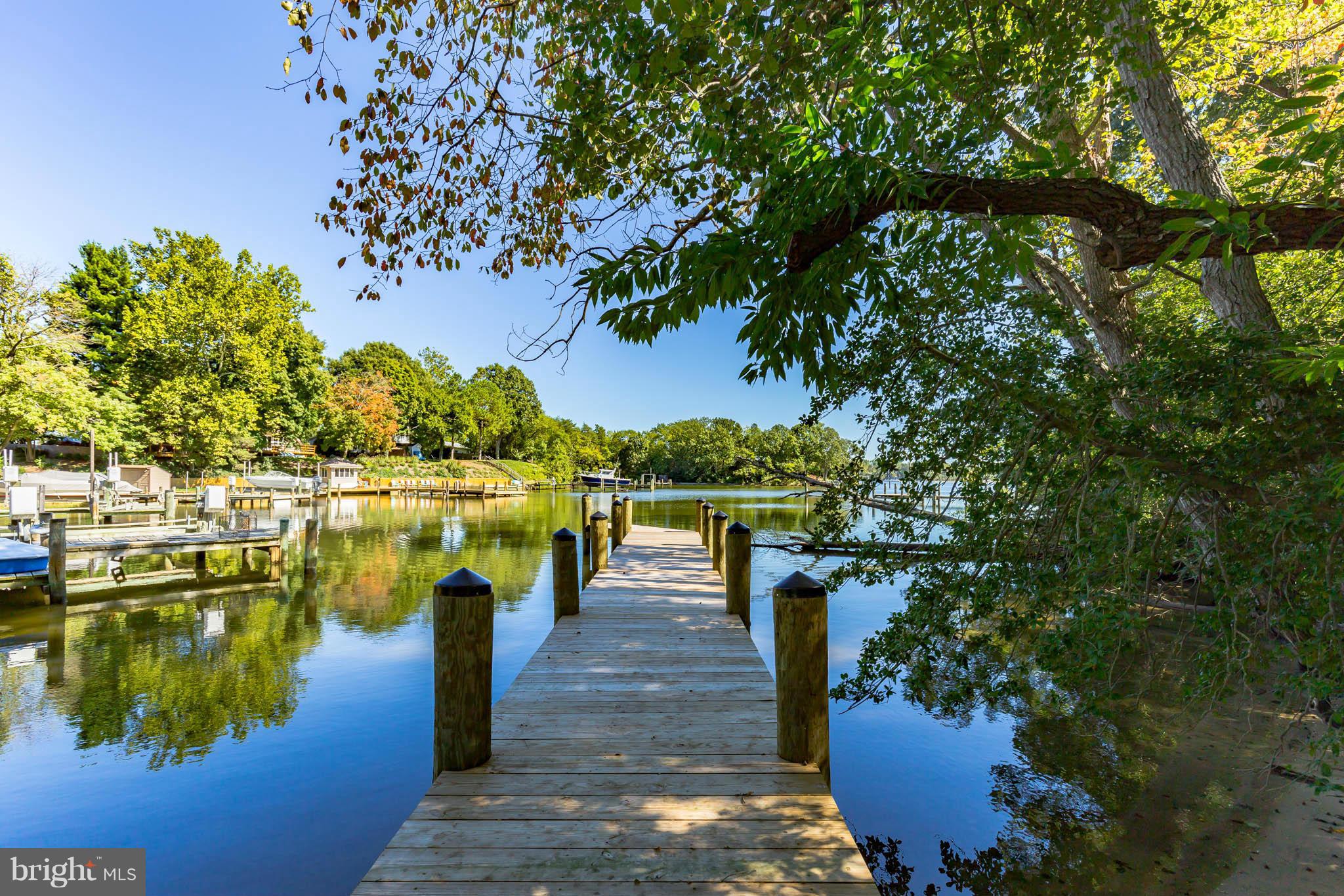 45261 Daniels Road Hollywood, MD 20636 - Photo 2 of 30 Private pier