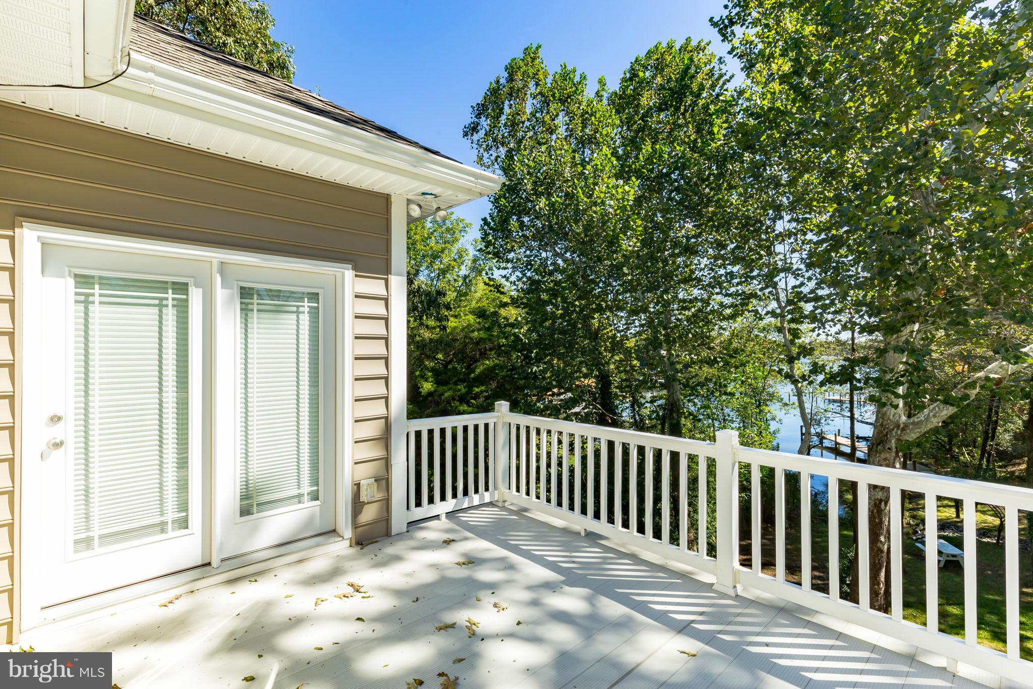 45261 Daniels Road Hollywood, MD 20636 - Photo 21 of 30 Upper level deck