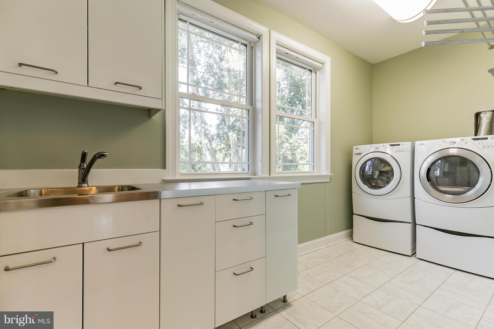 45261 Daniels Road Hollywood, MD 20636 - Photo 22 of 30 Laundry center