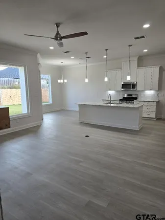 $359,800 | 905 Alex Drive, Whitehouse, TX 75791