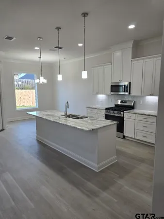 $359,800 | 905 Alex Drive, Whitehouse, TX 75791