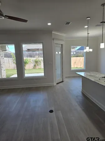 $359,800 | 905 Alex Drive, Whitehouse, TX 75791