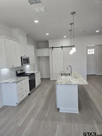 $359,800 | 905 Alex Drive, Whitehouse, TX 75791