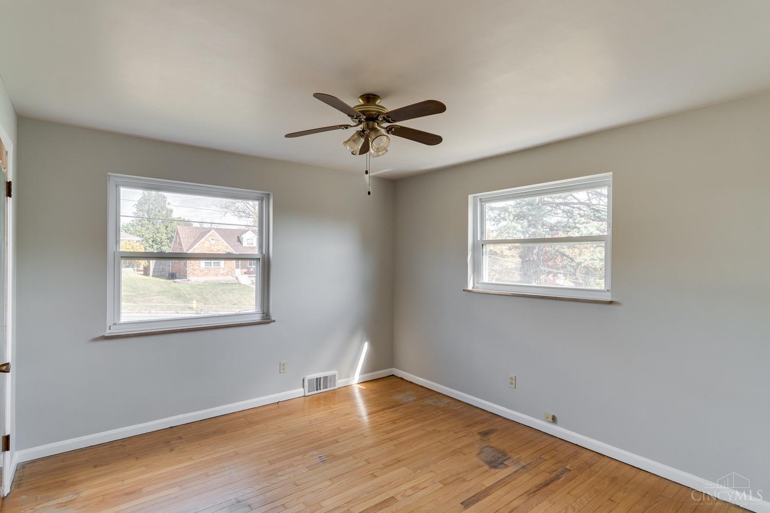 6041 Lawrence Road Cincinnati, OH 45248 - Photo 17 of 44
