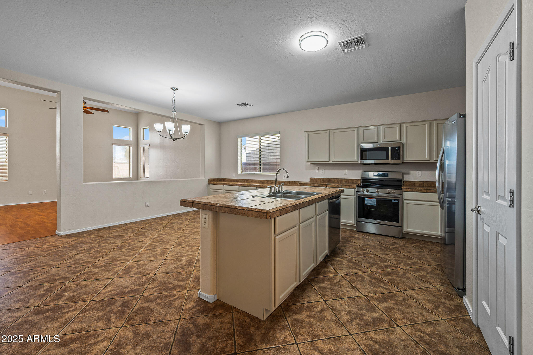 45305 Miramar Road Maricopa, AZ 85139 - Photo 9 of 57 45305WMiramarRd-9