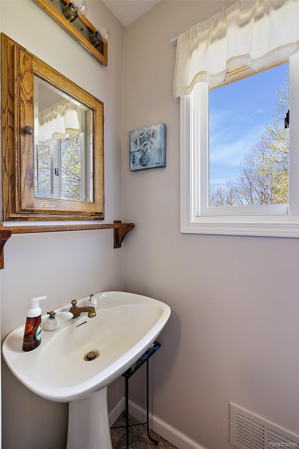2656 Lake George Road Oakland, MI 48363 - Photo 26 of 64 2656 Lake George-51.jpg