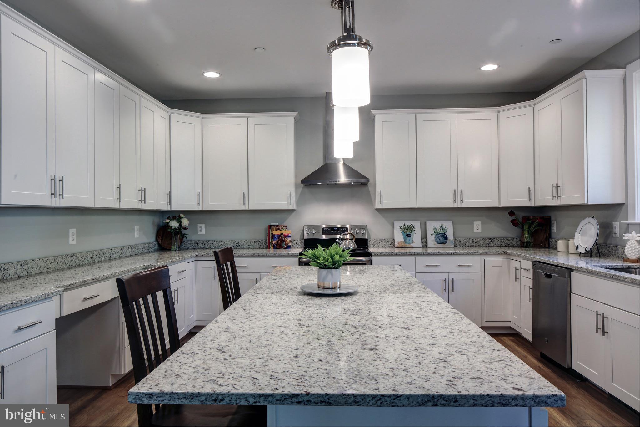 2140 Oakdale Road Pasadena, MD 21122 - Photo 6 of 33 Upgraded granite!
