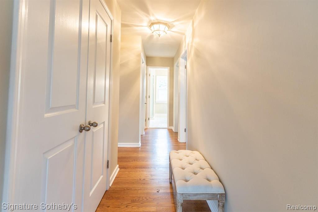 1464 South Renaud Road Grosse Pointe Woods, MI 48236 - Photo 9 of 25