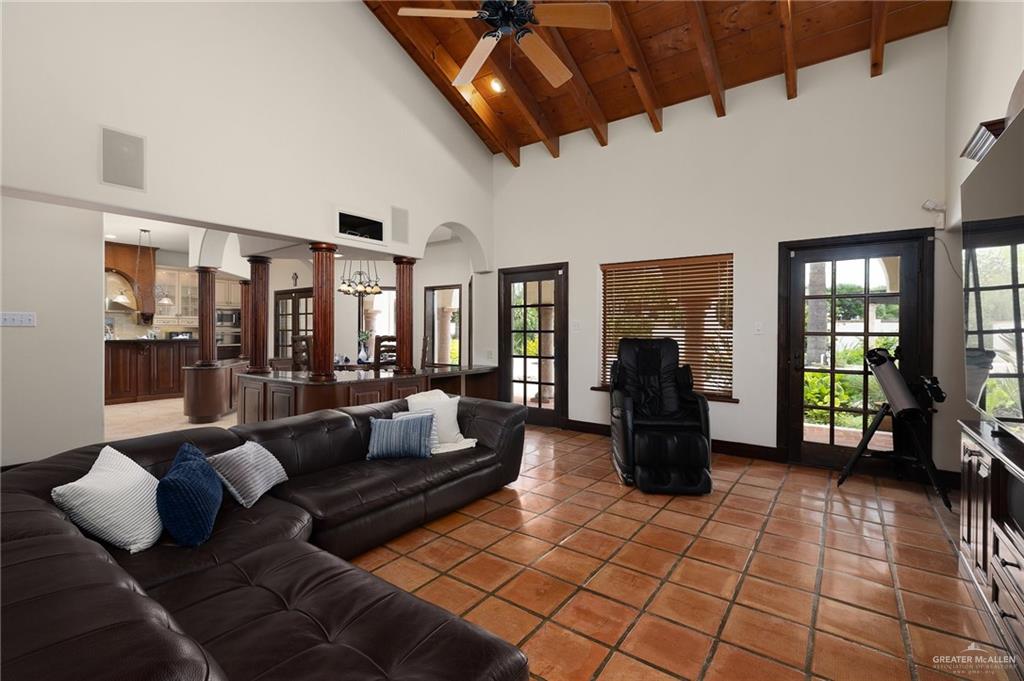 3506 Oak Ridge Lane Mission, TX 78573 - Photo 15 of 45 a living room with furniture