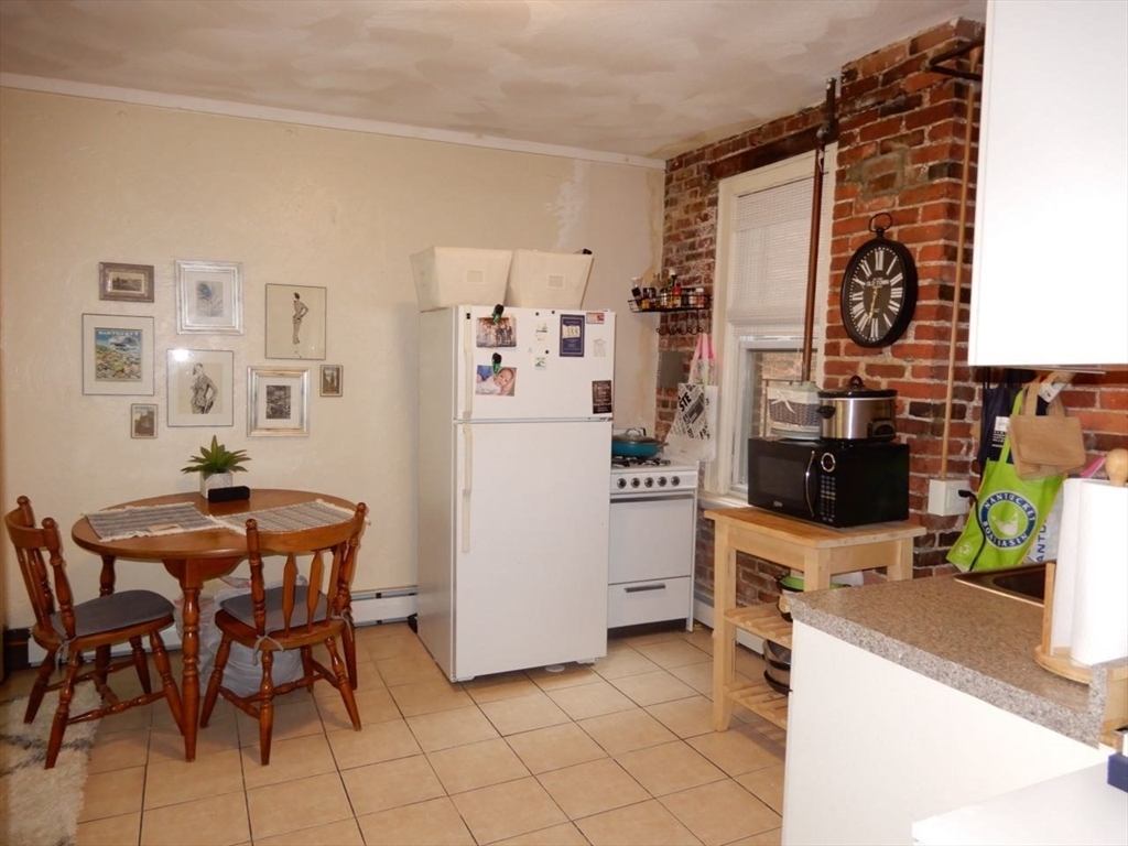 274 Cambridge, Unit 4 Boston, MA 02114 - Photo 4 of 12