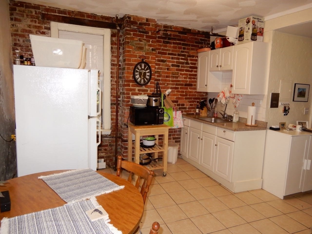 274 Cambridge, Unit 4 Boston, MA 02114 - Photo 5 of 12