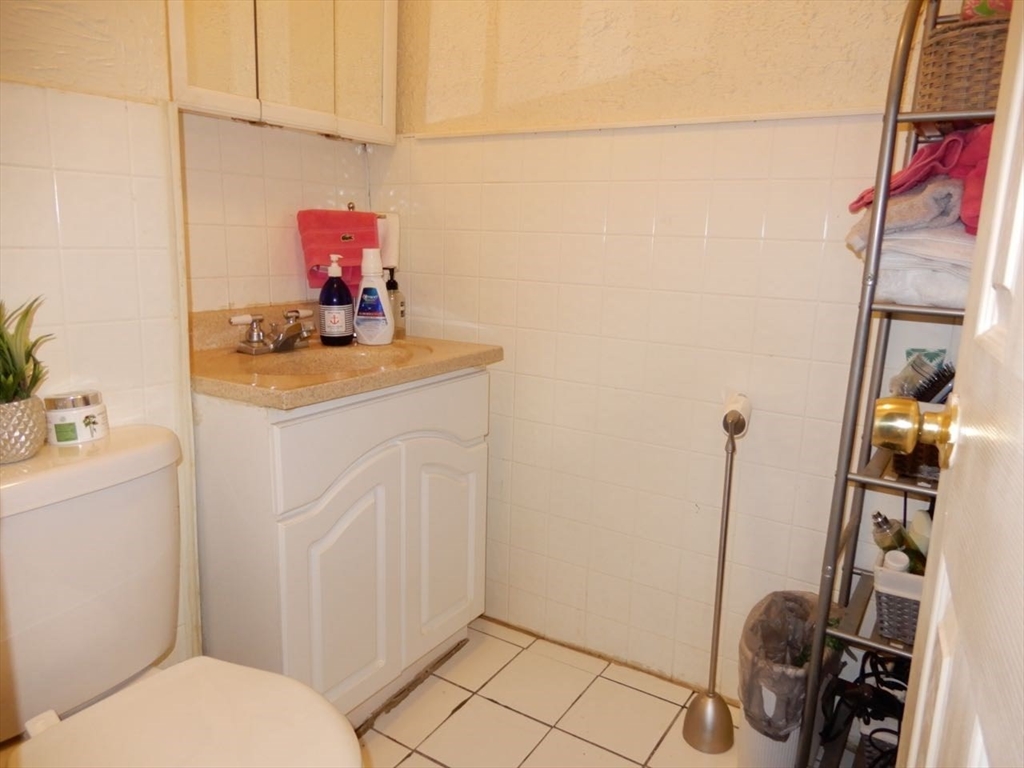 274 Cambridge, Unit 4 Boston, MA 02114 - Photo 10 of 12