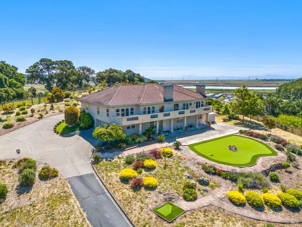 $4,450,000 | 10 Deer Island Lane, Novato, CA 94945