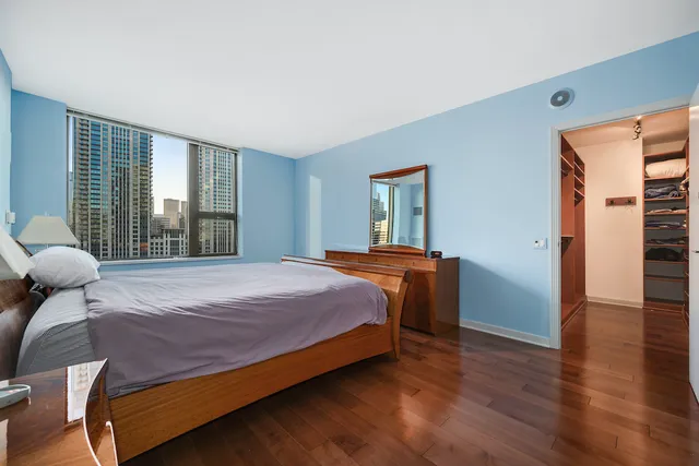 $1,000,000 | 501 North Clinton Street, Unit 903, Chicago, IL 60654
