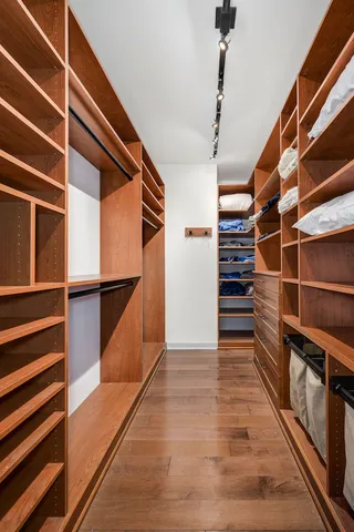 $1,000,000 | 501 North Clinton Street, Unit 903, Chicago, IL 60654