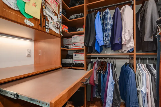 $1,000,000 | 501 North Clinton Street, Unit 903, Chicago, IL 60654