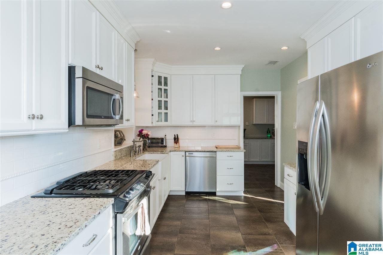 2448 Shades Crest Road Birmingham, AL 35216 - Photo 10 of 32