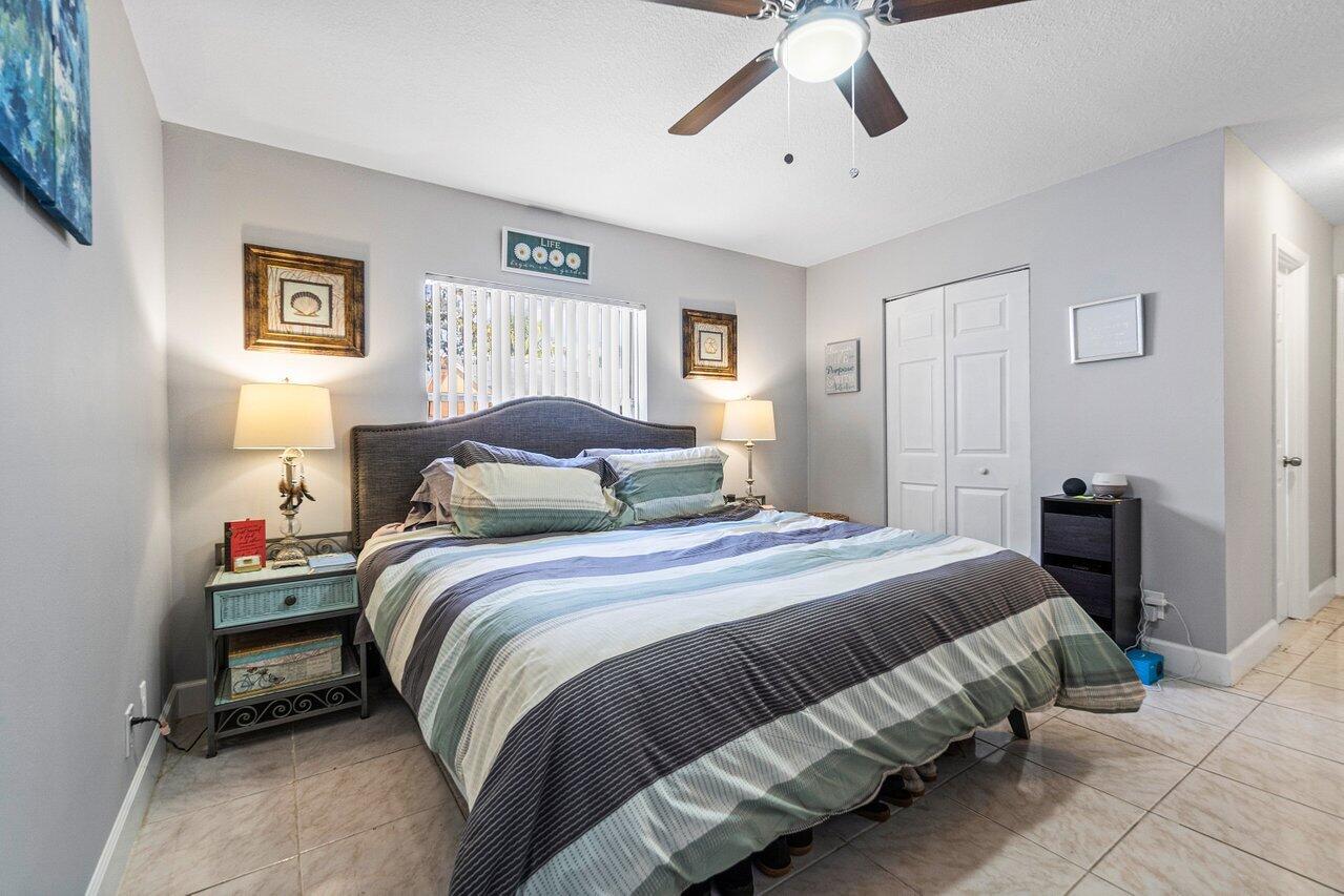 6137 Westfall Road Lake Worth, FL 33463 - Photo 16 of 27 017-6137WestfallRoad-LakeWorth-FL-33463-