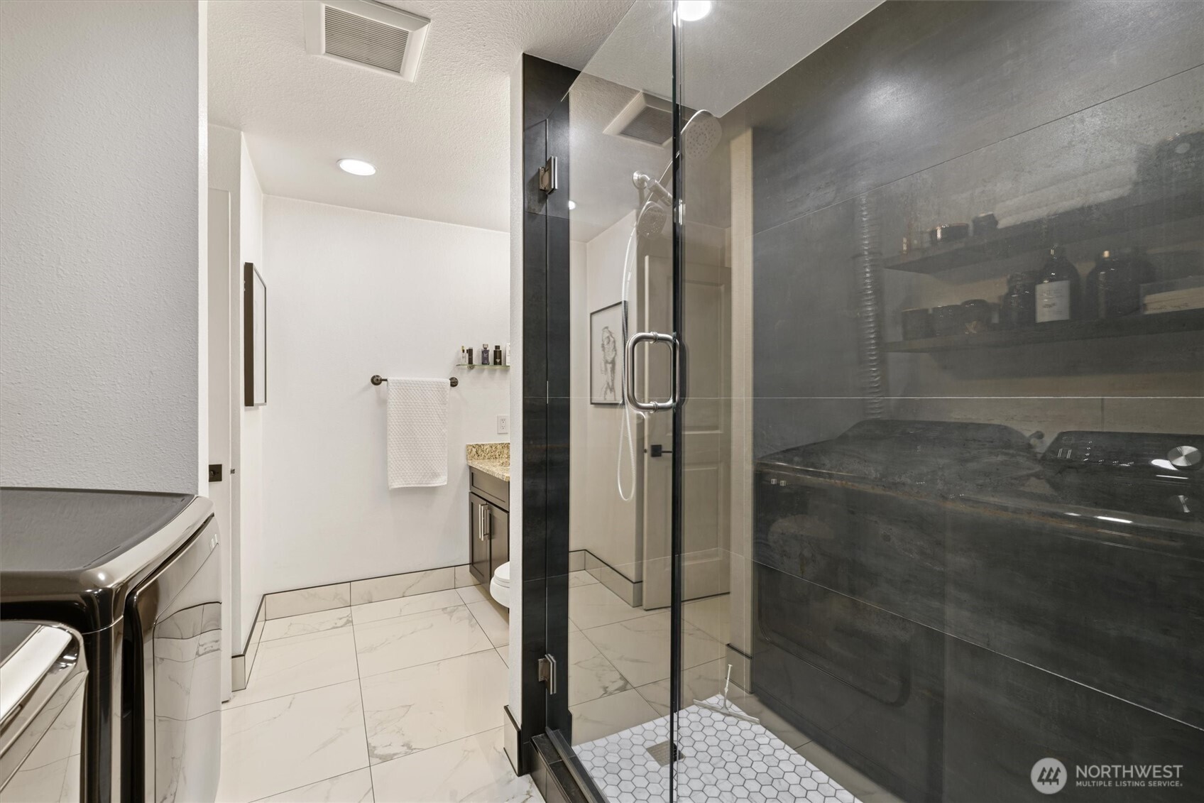 10813 Northeast 147th Lane, Unit N102 Bothell, WA 98011 - Photo 17 of 36
