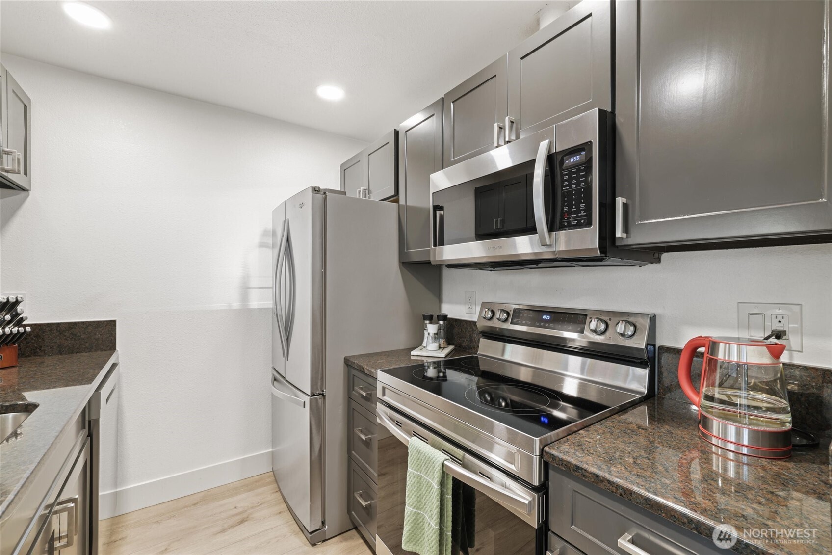 10813 Northeast 147th Lane, Unit N102 Bothell, WA 98011 - Photo 7 of 36