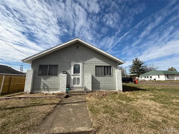 $52,000 | 129 North Hudson Street, Vandalia, IL 62471