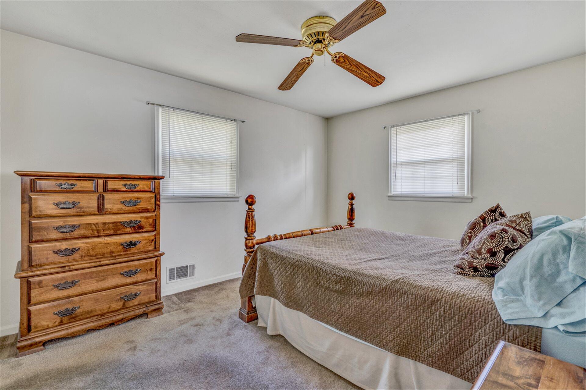 3203 Longhorn Road Roanoke, VA 24018 - Photo 14 of 27 12-DSC1771