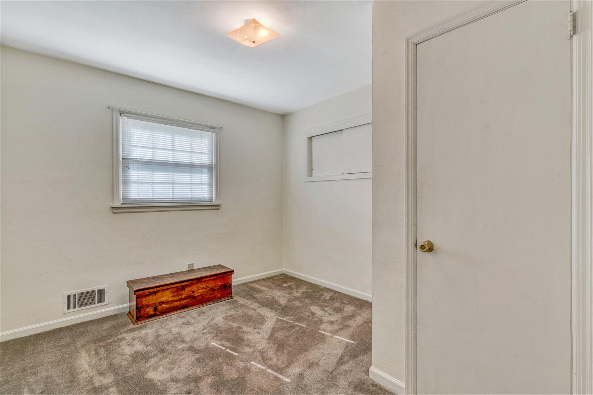 3203 Longhorn Road Roanoke, VA 24018 - Photo 18 of 27 16-DSC1783