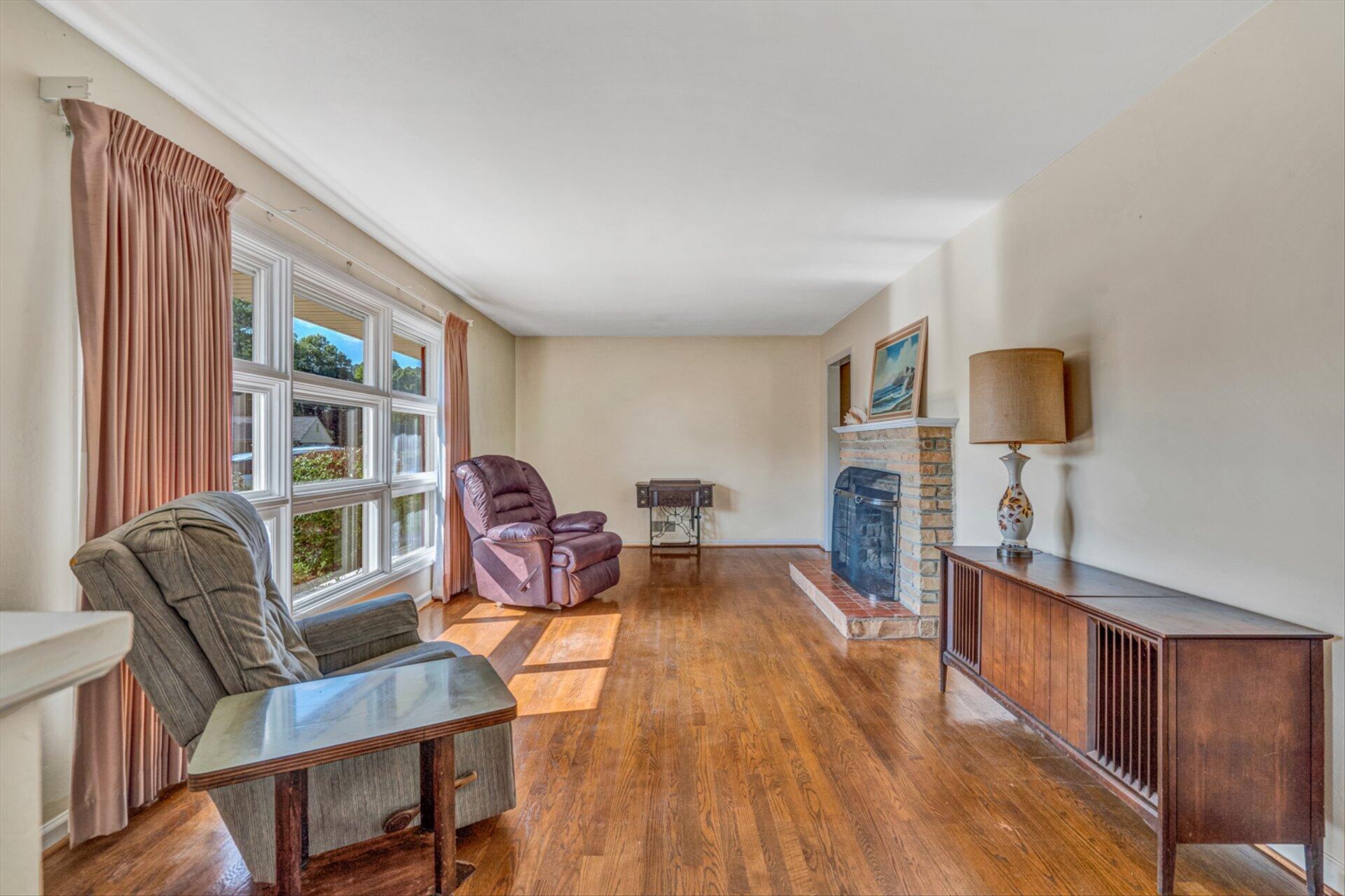 3203 Longhorn Road Roanoke, VA 24018 - Photo 5 of 27 05-DSC1750