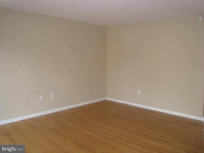 20411 Boulder Ridge Terrace Gaithersburg, MD 20882 - Photo 2 of 22 Living Room #2