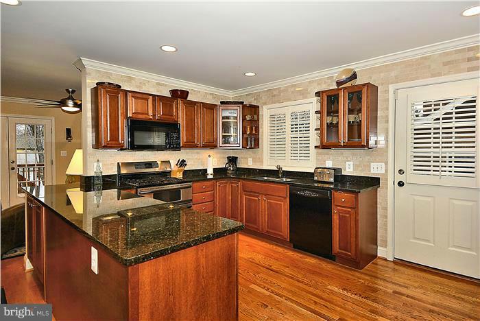 803 Silver Spring Avenue Silver Spring, MD 20910 - Photo 12 of 29 Kitchen