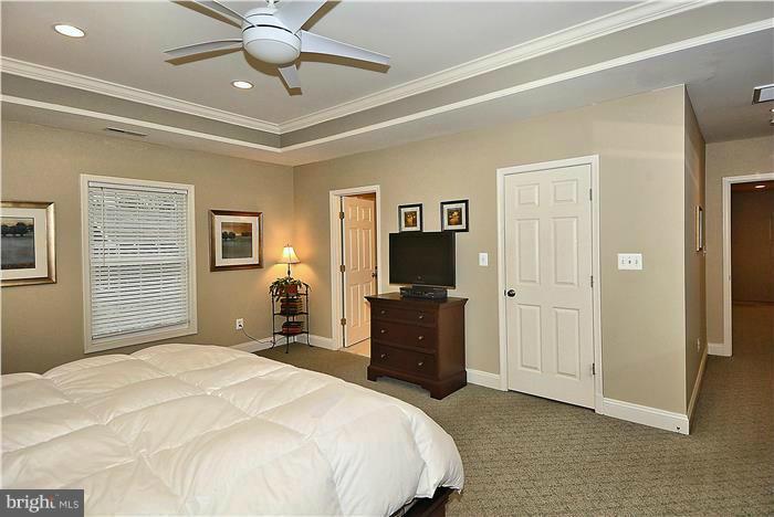 803 Silver Spring Avenue Silver Spring, MD 20910 - Photo 17 of 29 Bedroom (Master)
