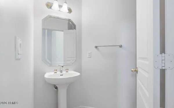 $3,700 | 1617 East Tierra Buena Lane, Phoenix, AZ 85022